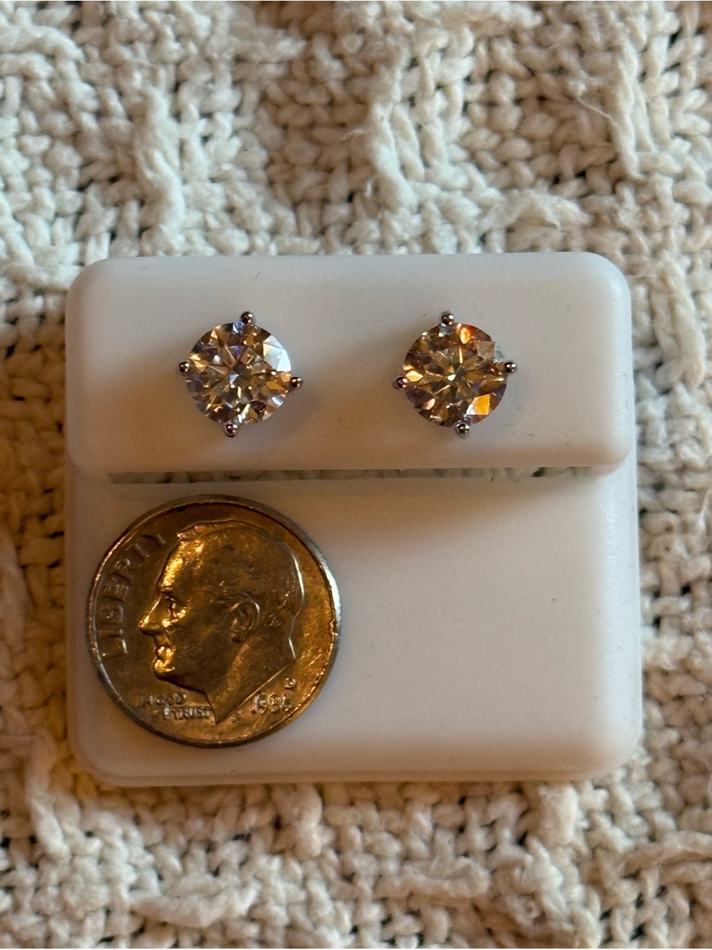 NWT! 925 Sterling Silver 2.40 CT Moissanite Diamonds Round Stud Earrings